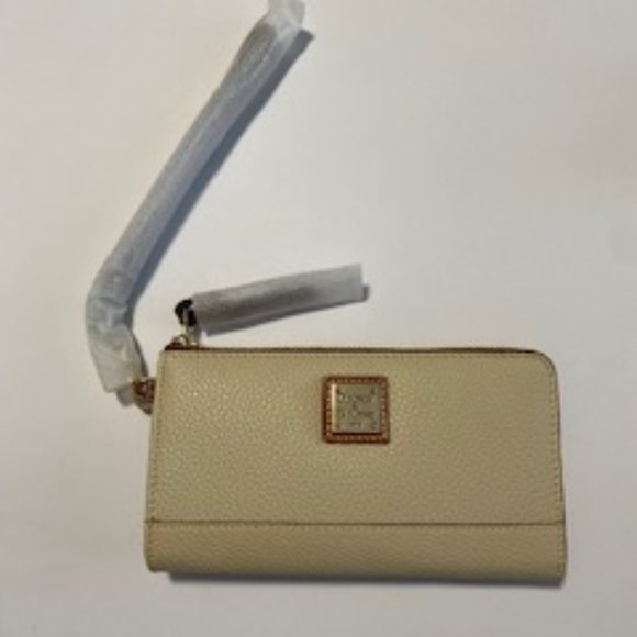 Dooney & Bourke Pebble Grain Folded Zip Wristlet Bone color NWT - Picture 4 of 7